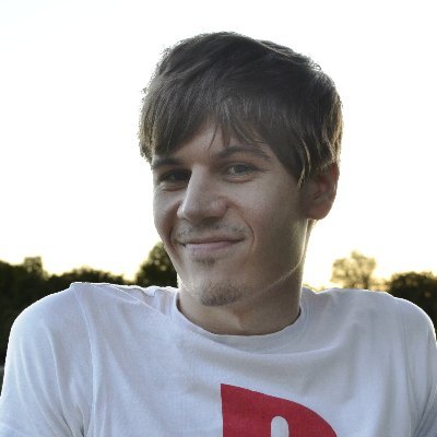 Macalafruto's profile picture. You readed me on @hobby_consolas, @KochMedia_es and @gameLover🎙️ I´ve always wish worked on Radio Espantoso.