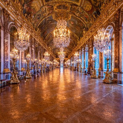 🇫🇷 Bienvenue au château de Versailles
🌍 Welcome to the Palace of Versailles