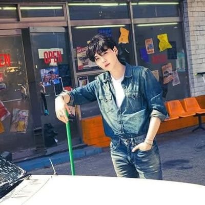 v_tila's profile picture. 