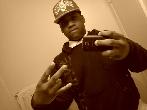 onLy reaaL Niiqqas arounnd me . onLy Baad Biitxhhz arounnd me 
staay wiit Da Besst Buud 
fqk wiit me . 
WhooooP
