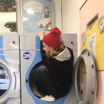 klein aber gemein / lost im Wohnzimmer und ganz allgemein / Sachenfinderin / Breitmaulfröschchen / Liebewesen