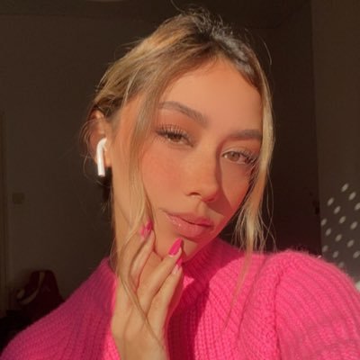 MontseFragoso1's profile picture. .