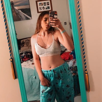 gmc_sierra_'s profile picture. 💎19 👻love-dreams14