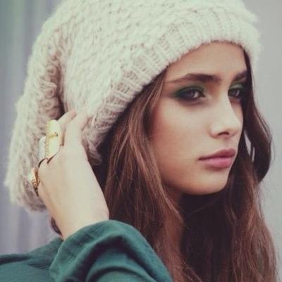 ↬ 𝐿𝒾𝒻𝑒 𝒾𝓈 𝒶 𝒸𝓇𝒶𝓏𝓎 𝓇𝒾𝒹𝑒. 𝒩𝑜𝓉𝒽𝒾𝓃𝑔 𝒾𝓈 𝑔𝓊𝒶𝓇𝒶𝓃𝓉𝑒𝑒𝒹