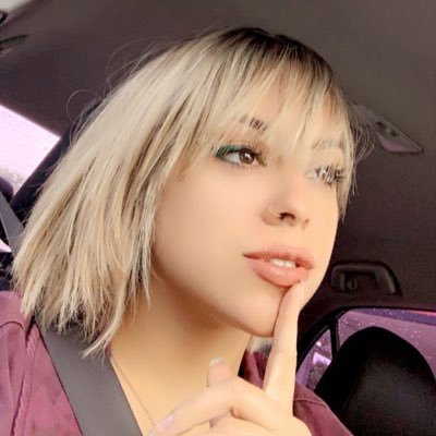 childishgabi's profile picture. may every evil eye in your life go blind // Enchantress ✨-