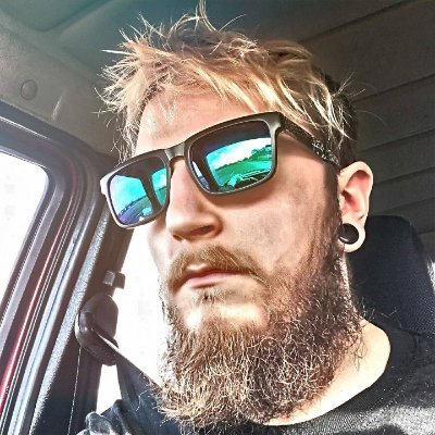 French - kind of- streamer, more like slacker.
Cat and pizza fanatic, Energy Drink fueled gamer.
Metal freak and meme lord, only lacking a reason to live.