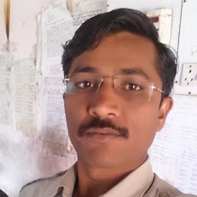 MudeSantoh's profile picture. happy