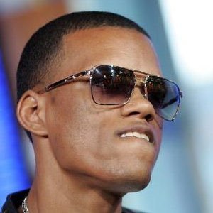 Chill dude, this my freak page, if you with the shits then we should be mutuals, especially fine ass women (TS too)