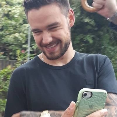 So there's this guy and the way he smiles makes me smile, his voice  makes my heart skip a beat and whenever I see him, I get butterflies. @liampayne