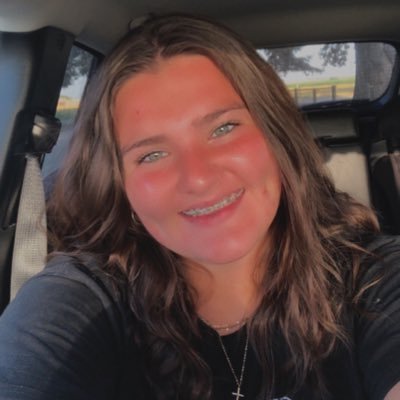 SimasKatie's profile picture. 🌻 “You run the day, or the day runs you”✨