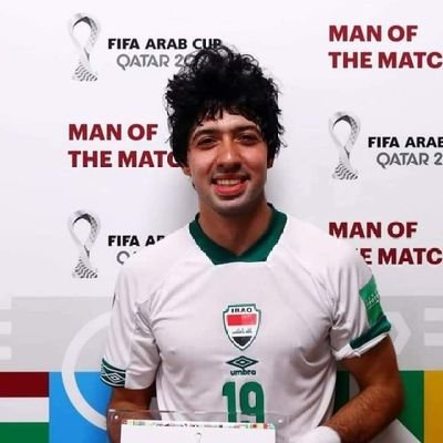 ﻵ ﺃﻋﻠﻢ ﻛﻴﻒَ ﺃﺧُﻔﻴﻚ ﻋﻨّﻬﻢ ؛
ﻭﻟﻜﻨِﻲ ﺃﺩﻋﻮُ ﺁﻟﻠﻪ ﻟﻴﻼً ﻭﻧﻬﺎﺭﺍً ﺑﺄﻥ ﻳﻌﻤﻲْ ﺃﻋﻴﻨﻬُﻢ ﻋَﻨﻚ