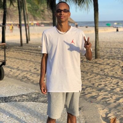 Brilhando em vida, sorrindo à toa
só vibrando Amor e Paz ...
🎶😌😜
