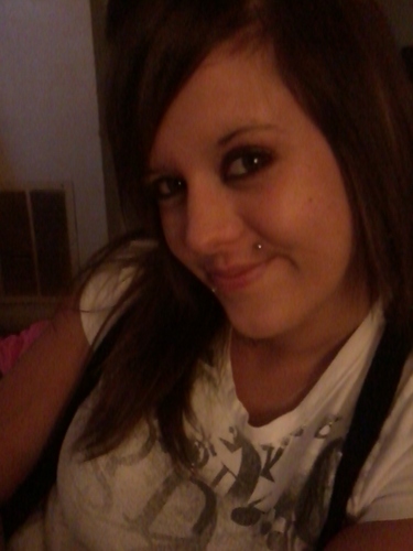 IM KAyLUHH ;) im a VERYY Sweet GiRl Get Too Kno Me i PromiSe I WOnt disappoint Y3WW :D 3