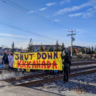 #AllOutForWedzinKwa solidarity blockade on Montréal's south shore