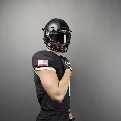 NateHolt9's profile picture. 6’6” 275 lbs DE