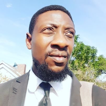 I.T. Rockstar. Copywriter. Author. Actor. Bookworm. Ambivert. Voice. Closed Captioner. Cooking, nature and gaming enthusiast.
Ingweny' engahlal' emanzini.