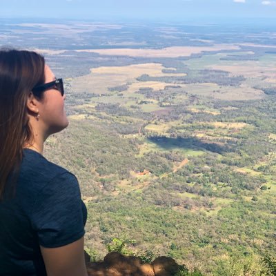 JuliaBeatrizV2's profile picture. 