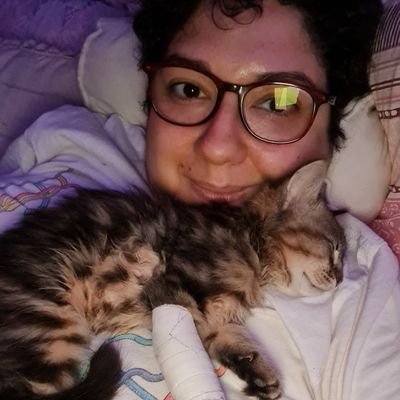 PauSalama's profile picture. Periodista 🤳 
Polímata
Reina de Brilla Crespo ✨
Proteccionista animal 🐕😸