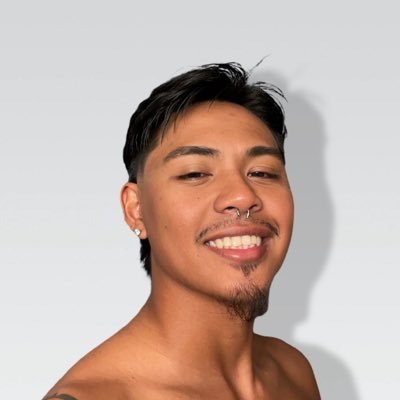 c0neazy's profile picture. 25 | electrician | musician | faddah