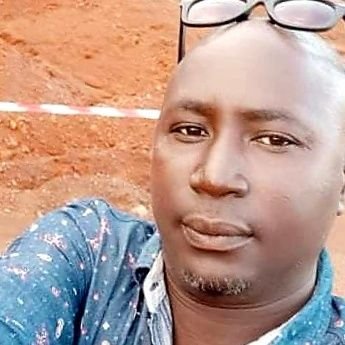 MamadyK66423062's profile picture. Homme D'affaires