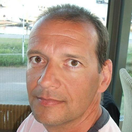 NiekHoogsteen's profile picture. SalesManager@vanderwindt|Marketing&Branding|Packaging&Engineering|Horseriding|Horse Jumping & Training|New Leadership