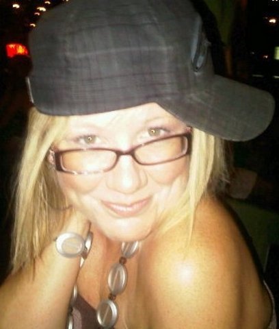 Easily hurt but recovers easily. Daydreamer. Opinionated. Does not care of what others think.