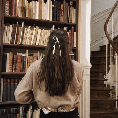 bookstan? l🇲🇽l 20 l read a thousand books and your words will flow like a river ✨l dark academia vibes l dead poets society 🛐 l HeroFt 🚀❤️