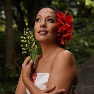 Multi-Award-Winning Journalist, Emmy® Nominated Food/Travel/Beauty/Wellness Writer, TV Host, Voice Over Actor and Creator @dabesthawaii