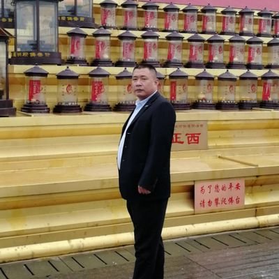 根据个人喜好推荐资源!佛系更新!
主要是正装、制服大叔( 胖🐻为主 ),勾引、调教直男,手机偷拍、监控偷窥!
如果喜欢,请关注、转推加收藏,有大量片源免费赠送!