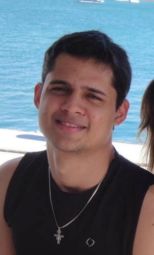 O passado é uma cortina de vidro. Felizes os que observam o passado para poder caminhar no futuro. (Augusto Cury) / 
Jamais vou desistir dos meus sonhos!!!