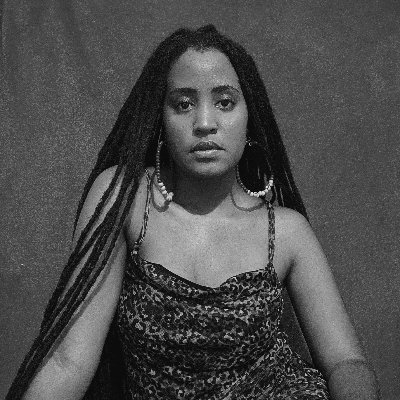 Kzasou's profile picture. Artista - artesã| Produtora de moda