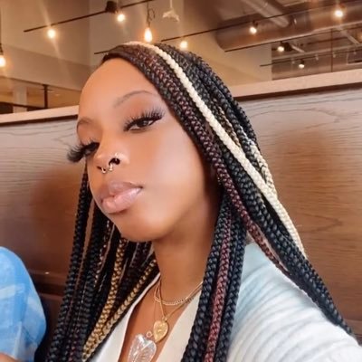 IG: LecheaJoii