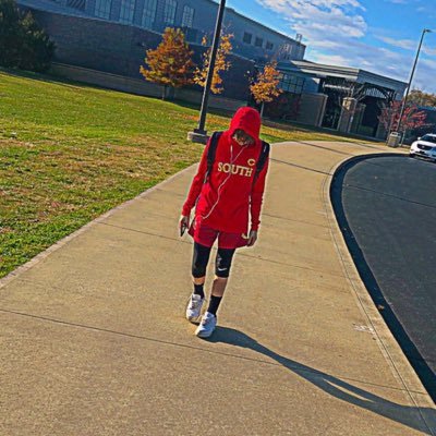 basketball player 🏀 castle on top📍 hard working 💪🏾caring and a thriver 😈