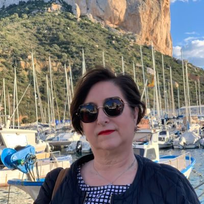 English Spanish Freelance Translator (Spain), más de 30 años en el mundo de la traducción, también me gusta entrar en la cocina
