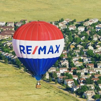 Agente inmobiliario asociado. REMAX PISUERGA,  Valladolid. 
Compra-venta de inmuebles en Valladolid y cualquier parte del Mundo. Financiación a su medida