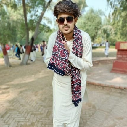 Hullio_Junaid's profile picture. 