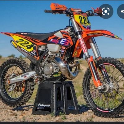 HomeClans's profile picture. 16 year old gamer I play warzone/modern warfare fortnite apex and others