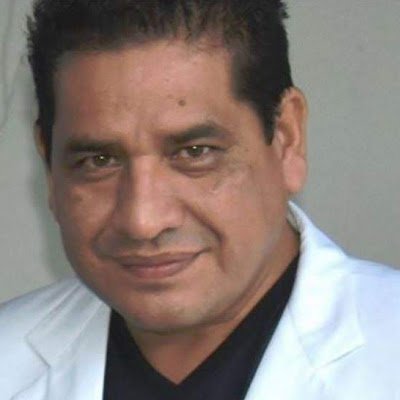 Licenciado en Periodismo. Con más de 30 años en el campo de la información.