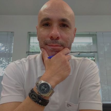 Galo, Atlético Mineiro, CAM.
Católico praticante, amo Deus e amo Nossa Senhora Aparecida. Profissional Contábil conciliando sonhos e realizações.