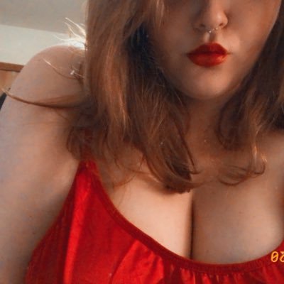 NSFW 🍒 follow and stay active for RTs! I FB SWs 💋 dm for shoutouts!