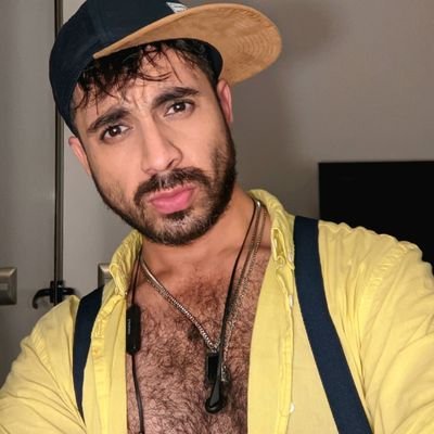 D
Chico con caracter decisivo, gusta de las aventuras el deporte y mas 😛😋...sigueme