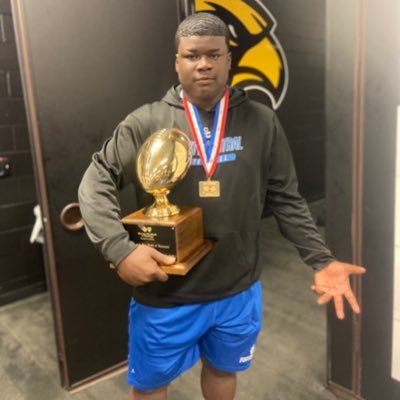 6’2 left tackle 289lbs https://t.co/dVvZKsnLmT I’m not satisfied🦍#classof23🥇🆑