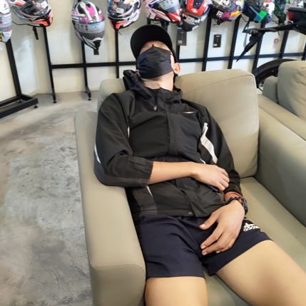 Erwinsmith4612's profile picture. 