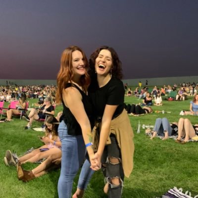 sassysudneu's profile picture. if i’m ever just looking at you, it’s because my head is screaming