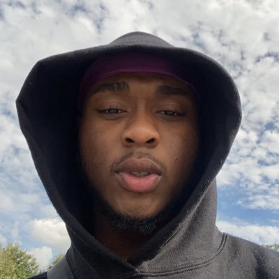 oou_chii's profile picture. Moving with Persistence.