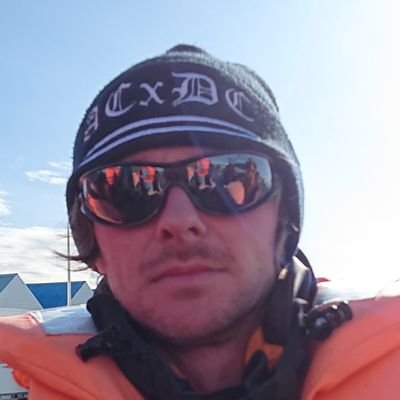 Drouxor's profile picture. Hans Dampf in allen Gassen / alte memes zum falschen Zeitpunkt. Keine Pointe.
he/him