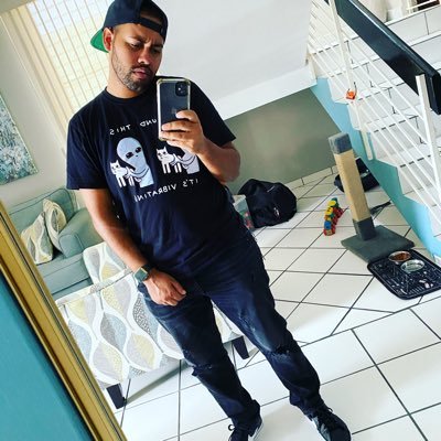 Laureano_94's profile picture. Very shy, Loves EDM & Rock,Loves Animals