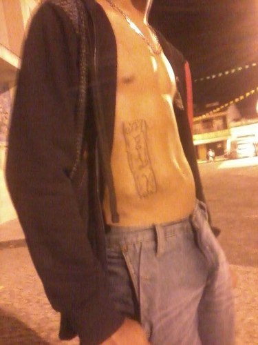 Sou diferente por que gosto de quem gosta de mim i quem naum gosta de mim eu procuro gostar !!!