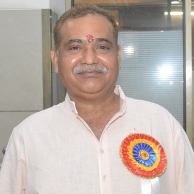 भारत देश के गद्दार इस ट्वीटर अकाउंट से दूर रहे वरना जूते खाने को तैयार रहे जय हिंद जय भारत