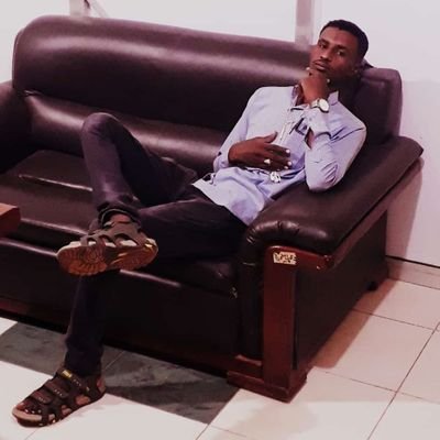 alsafie_bkheit's profile picture. A man loves a simple acquaintance on others